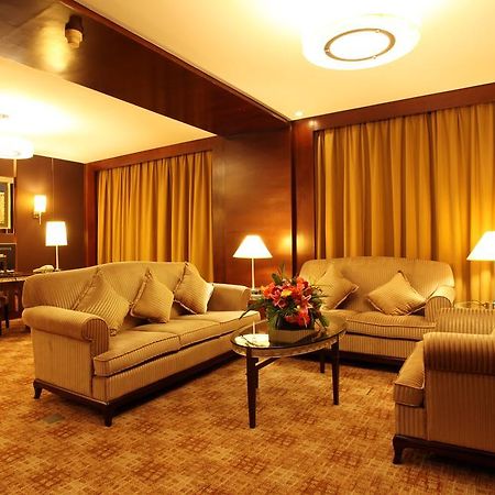 Mandarin Hotel Guangzhou Bagian luar foto
