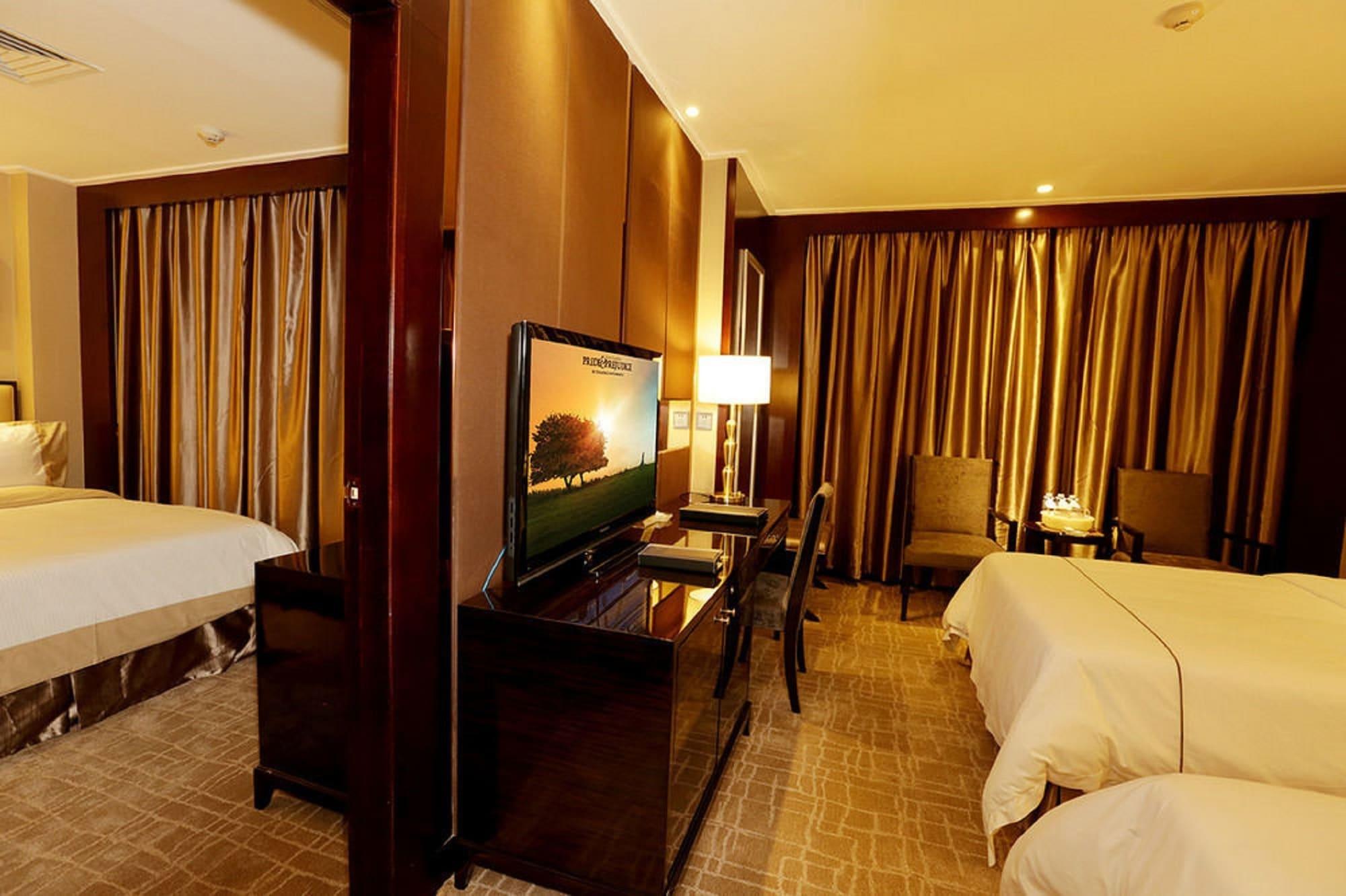 Mandarin Hotel Guangzhou Bagian luar foto