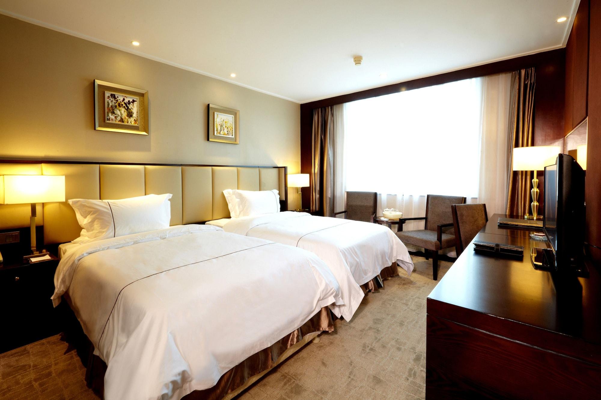 Mandarin Hotel Guangzhou Bagian luar foto