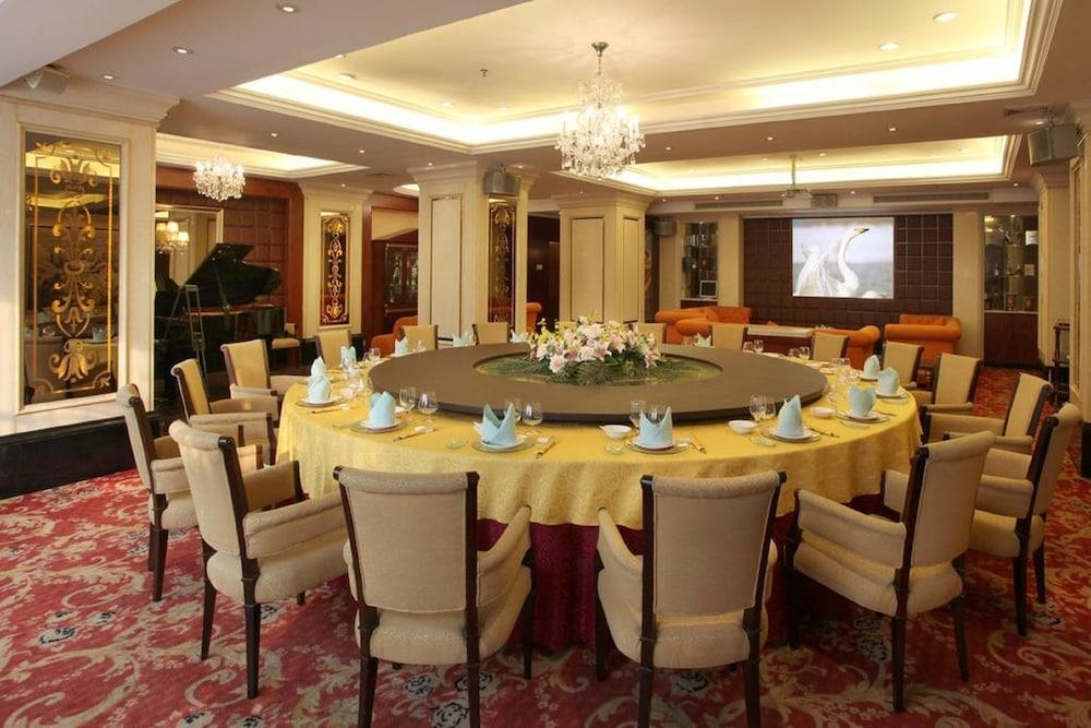 Mandarin Hotel Guangzhou Bagian luar foto