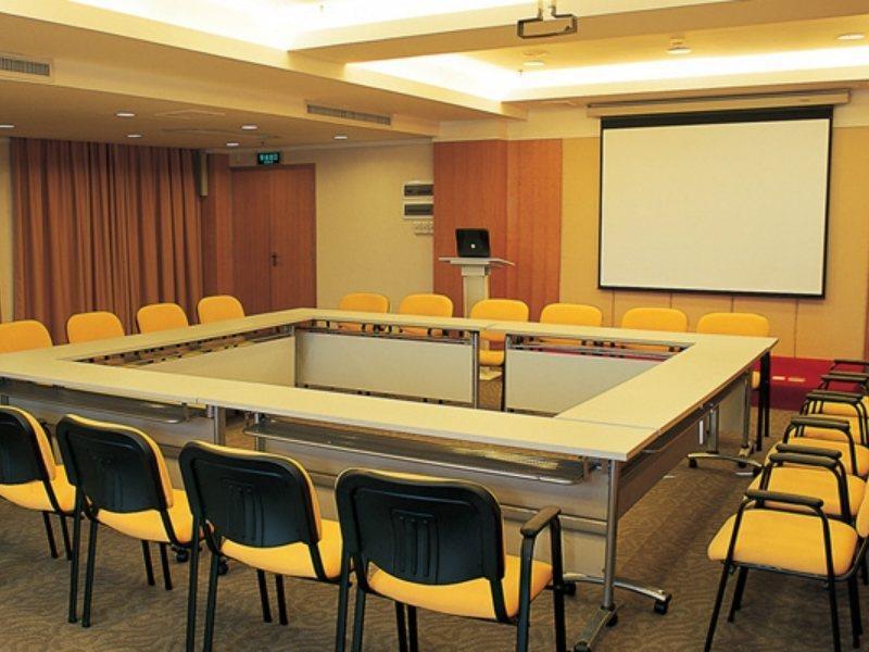 Mandarin Hotel Guangzhou Bagian luar foto