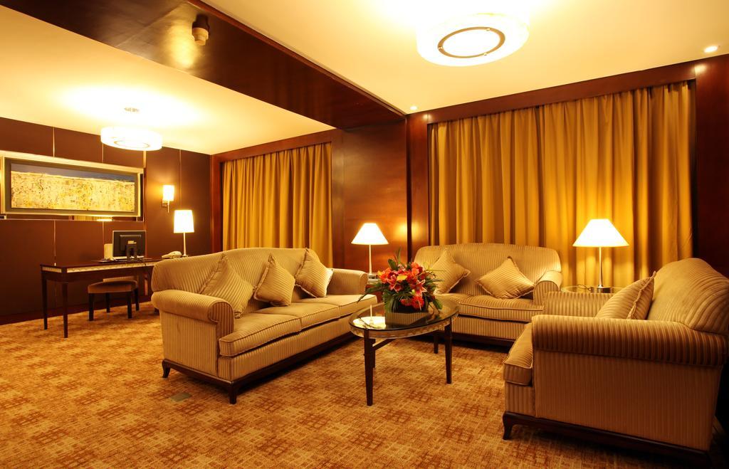 Mandarin Hotel Guangzhou Bagian luar foto