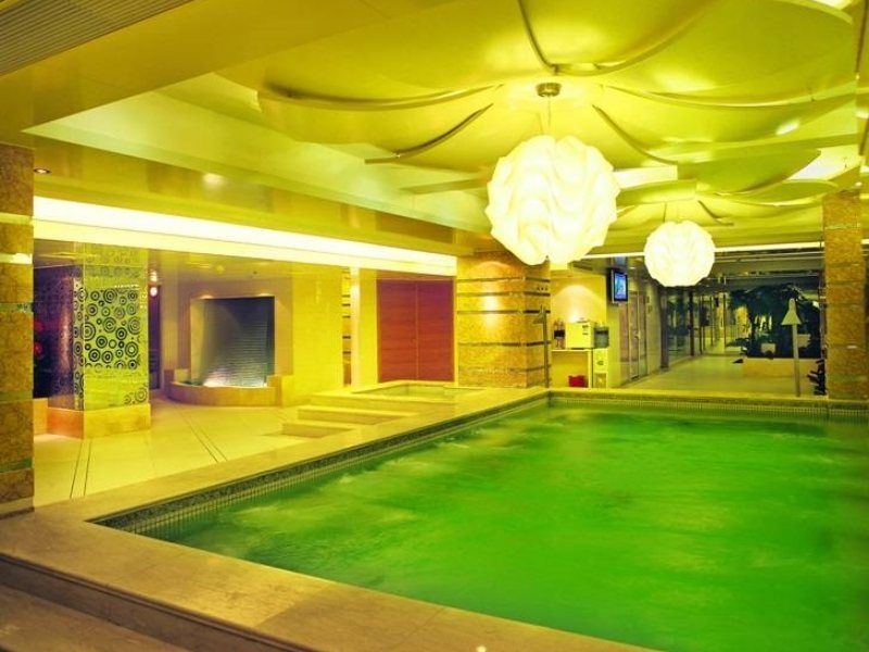 Mandarin Hotel Guangzhou Bagian luar foto